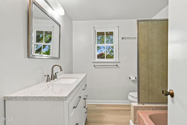 20601 Kingsbury Street, Los Angeles, CA 91311