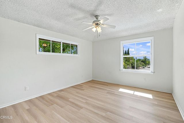20601 Kingsbury Street, Los Angeles, CA 91311