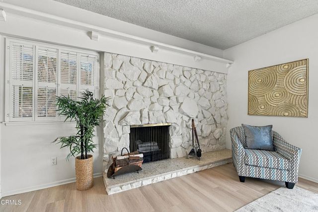 20601 Kingsbury Street, Los Angeles, CA 91311