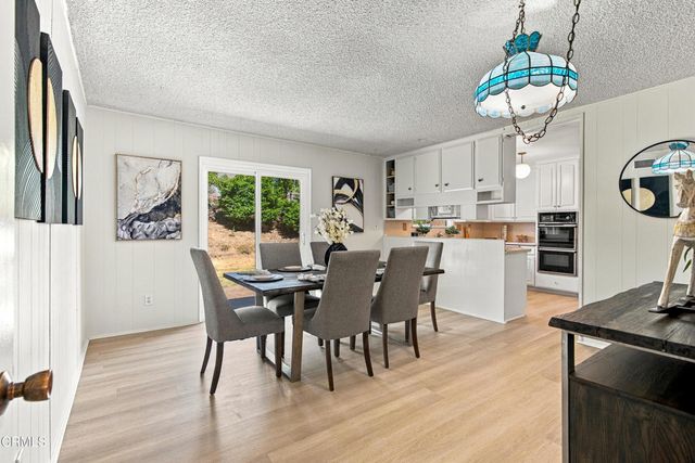 20601 Kingsbury Street, Los Angeles, CA 91311