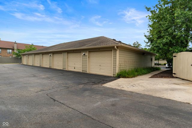 8820 Yardley Court APT 207, Indianapolis, IN 46268