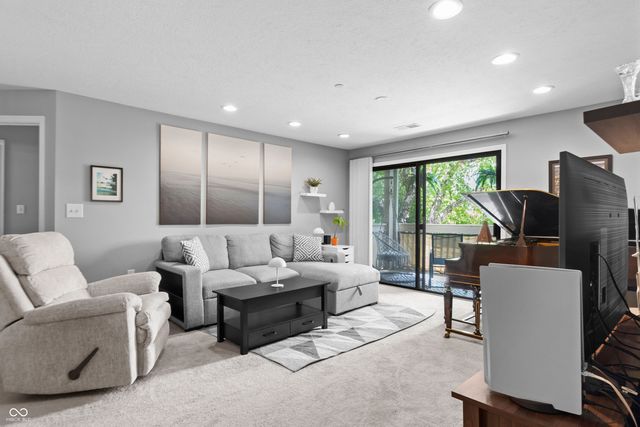 8820 Yardley Court APT 207, Indianapolis, IN 46268