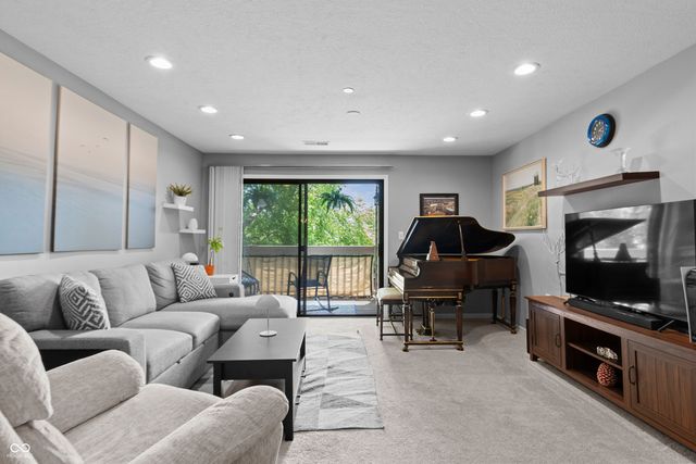 8820 Yardley Court APT 207, Indianapolis, IN 46268