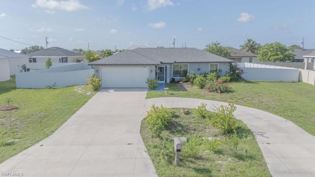 520 Wilmington PKWY, Cape Coral, FL 33993