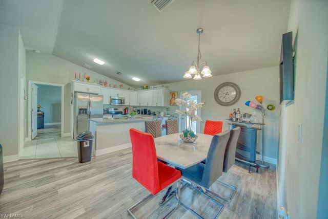 520 Wilmington PKWY, Cape Coral, FL 33993