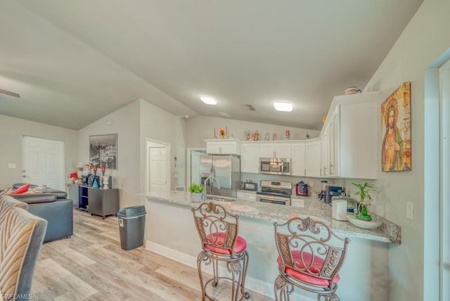 520 Wilmington PKWY, Cape Coral, FL 33993