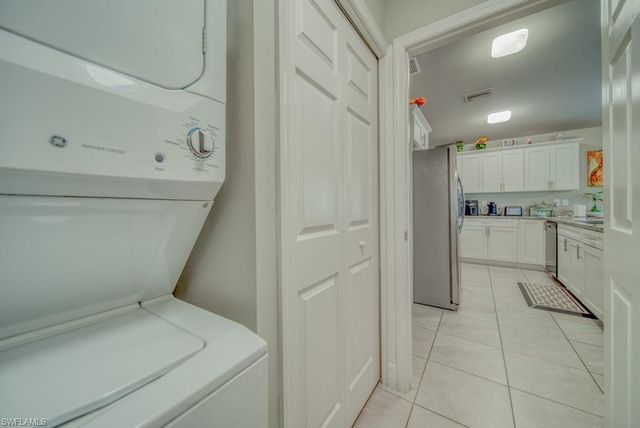 520 Wilmington PKWY, Cape Coral, FL 33993