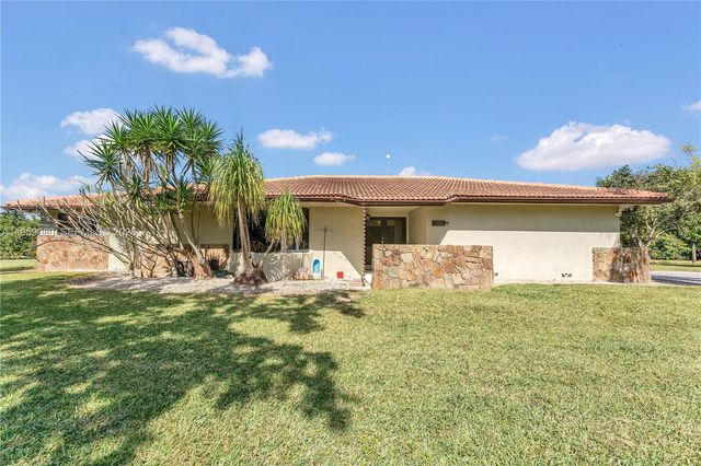 19225 SW 186th St, Miami, FL 33187