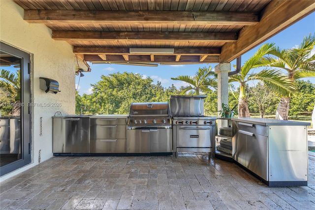 19225 SW 186th St, Miami, FL 33187