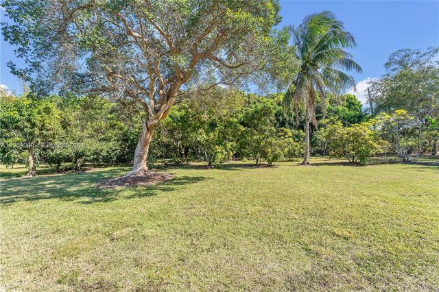 19225 SW 186th St, Miami, FL 33187