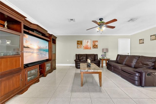 19225 SW 186th St, Miami, FL 33187