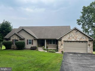 115 PACKING HOUSE RD, Hanover, PA 17331