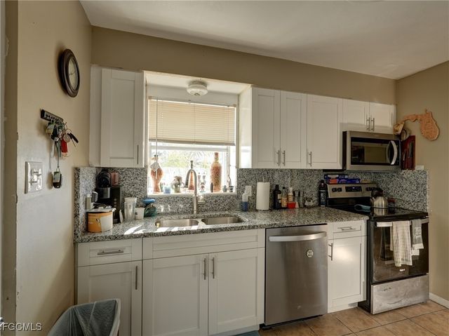 12055 Matlacha BLVD, Matlacha Isles, FL 33991