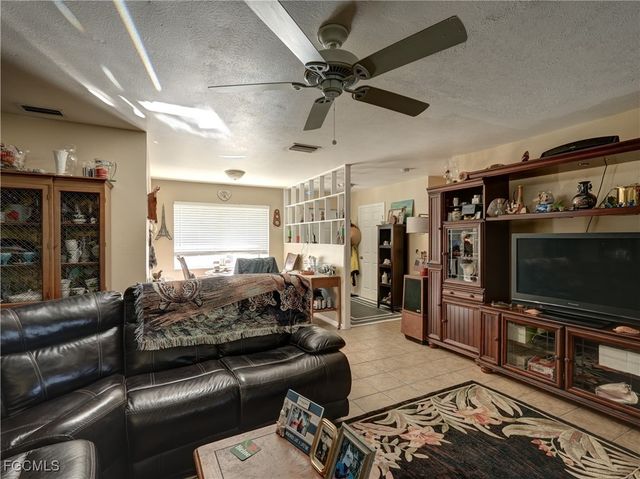 12055 Matlacha BLVD, Matlacha Isles, FL 33991