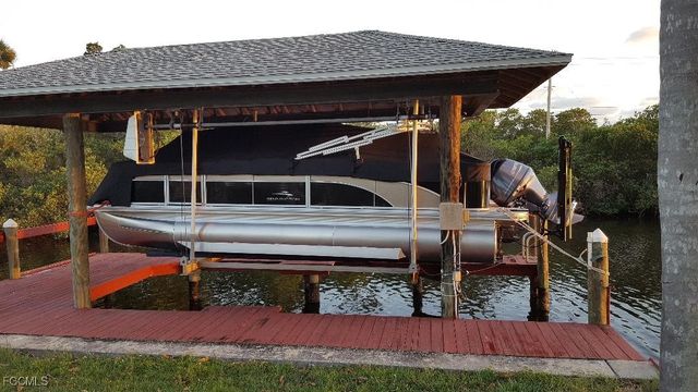 12055 Matlacha BLVD, Matlacha Isles, FL 33991