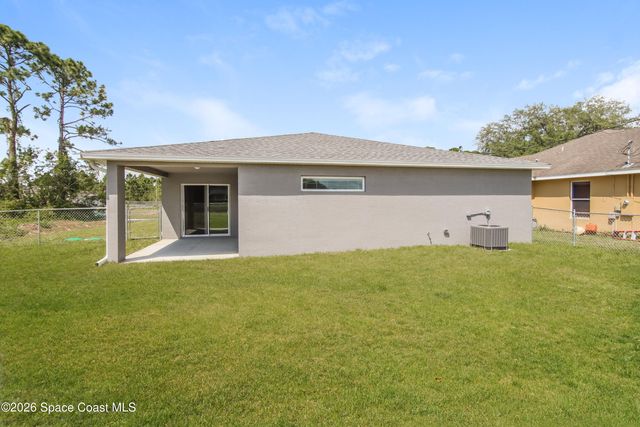 490 Hatcher Street SE, Palm Bay, FL 32909