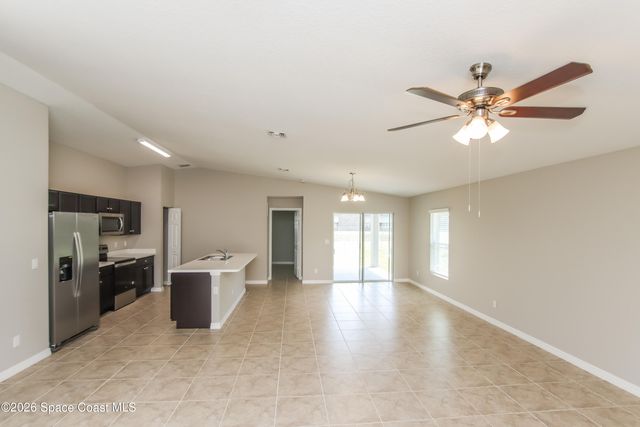 490 Hatcher Street SE, Palm Bay, FL 32909