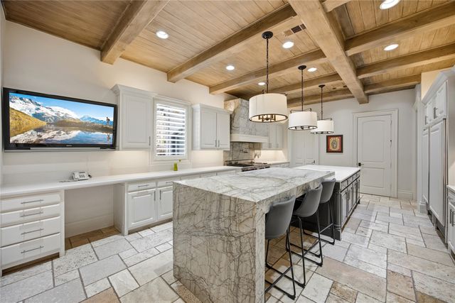 9525 Alva Court, Dallas, TX 75220