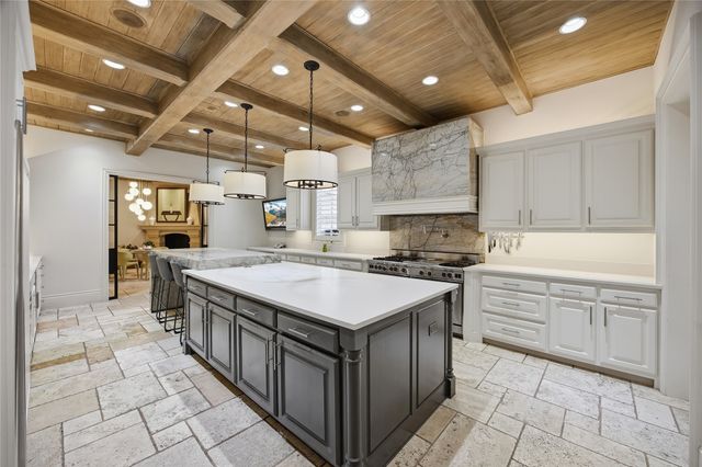 9525 Alva Court, Dallas, TX 75220