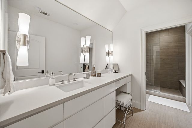 9525 Alva Court, Dallas, TX 75220
