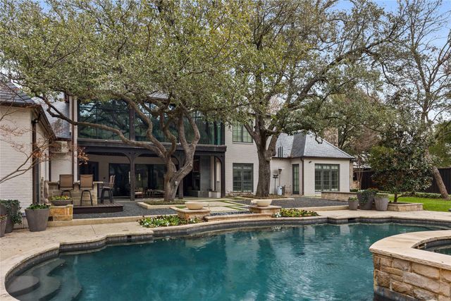 9525 Alva Court, Dallas, TX 75220