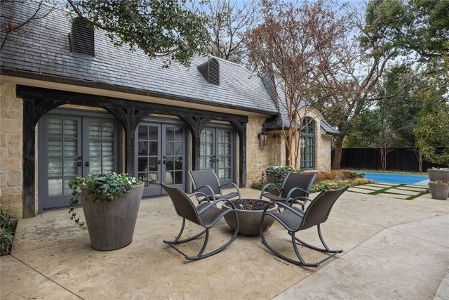 9525 Alva Court, Dallas, TX 75220