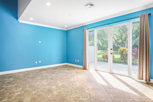 7798 Oak Grove Circle, Lake Worth, FL 33467