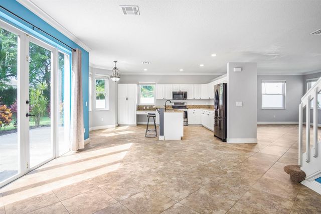 7798 Oak Grove Circle, Lake Worth, FL 33467