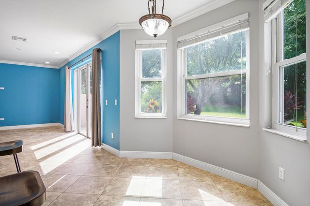 7798 Oak Grove Circle, Lake Worth, FL 33467