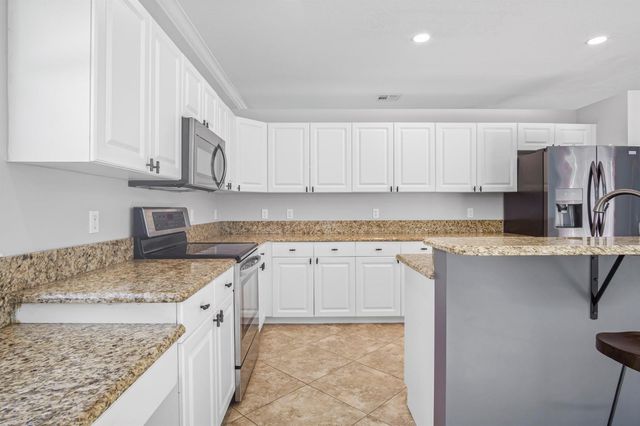 7798 Oak Grove Circle, Lake Worth, FL 33467