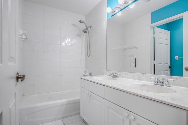 7798 Oak Grove Circle, Lake Worth, FL 33467