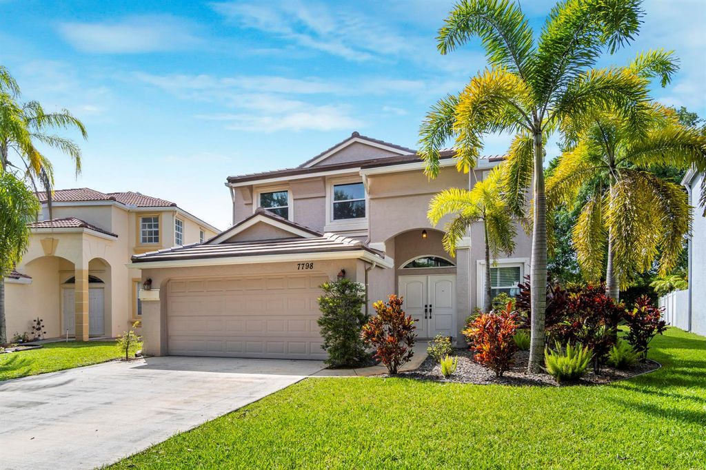 7798 Oak Grove Circle, Lake Worth, FL 33467