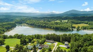 100 McCarthy Acres Road, Shaftsbury, VT 05257