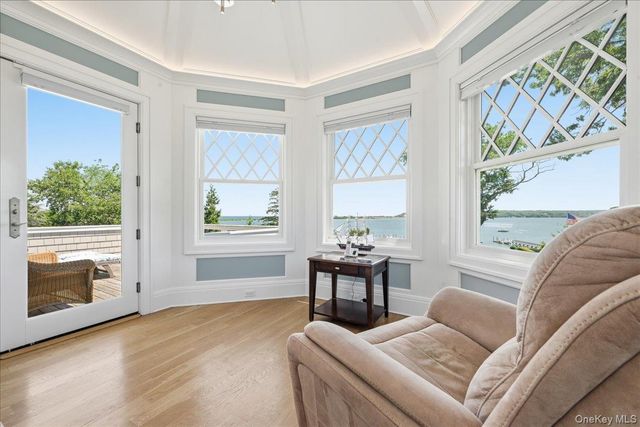 7 Preston Lane, East Setauket, NY 11733