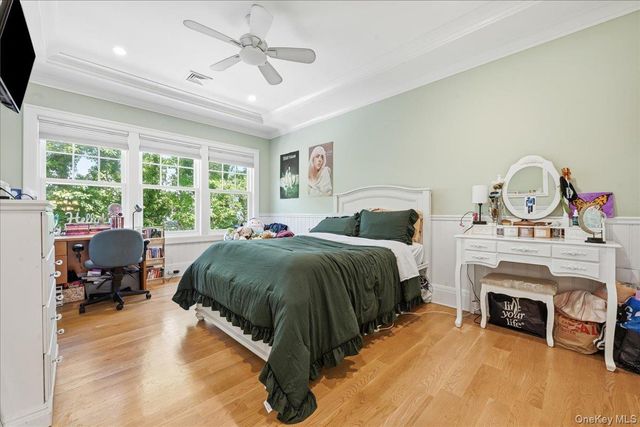 7 Preston Lane, East Setauket, NY 11733
