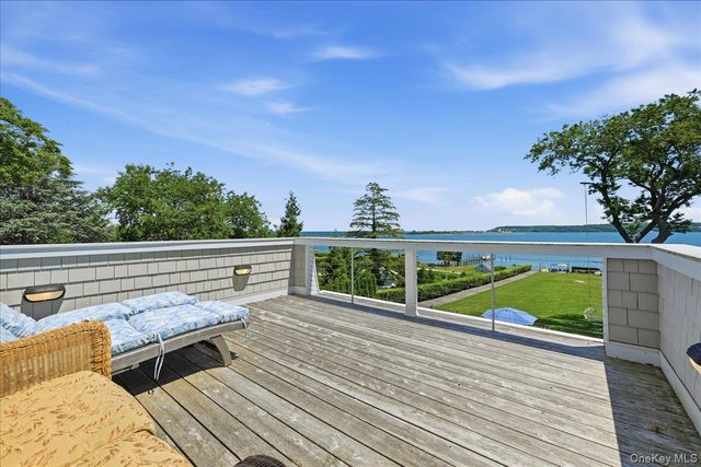7 Preston Lane, East Setauket, NY 11733