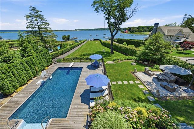 7 Preston Lane, East Setauket, NY 11733