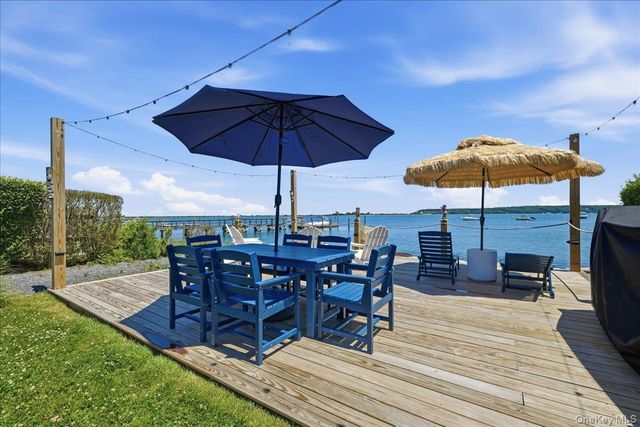 7 Preston Lane, East Setauket, NY 11733