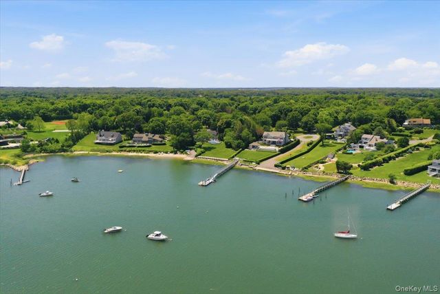 7 Preston Lane, East Setauket, NY 11733