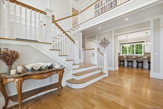 7 Preston Lane, East Setauket, NY 11733