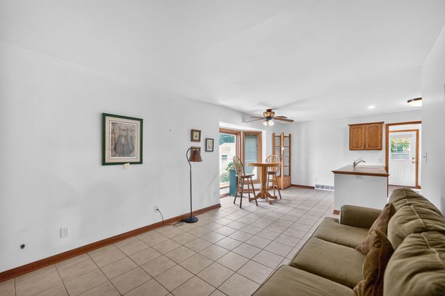 112 Stoney Creek Drive, Dekalb, IL 60115