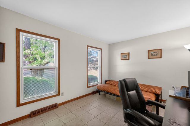 112 Stoney Creek Drive, Dekalb, IL 60115