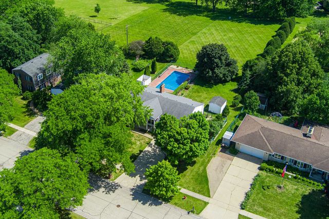 112 Stoney Creek Drive, Dekalb, IL 60115