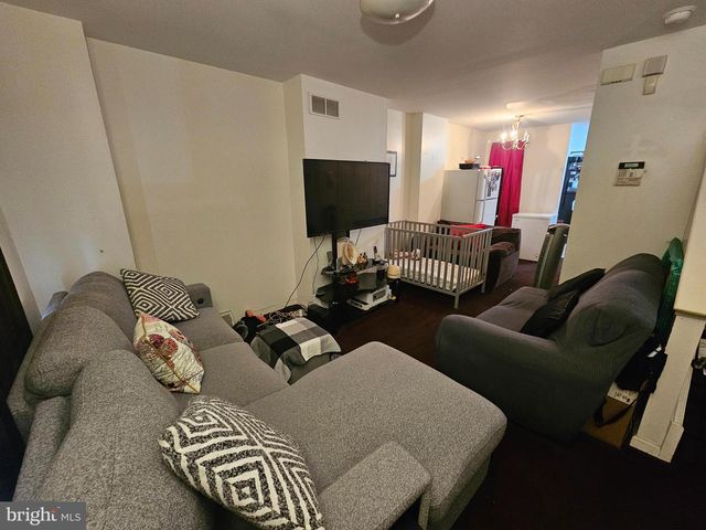 2523 W STERNER ST, Philadelphia, PA 19132