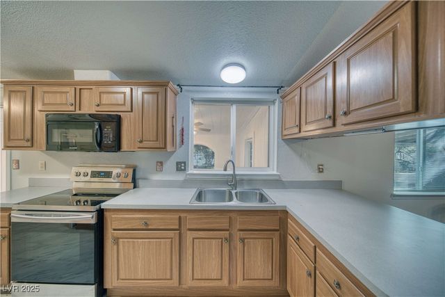 5421 Genoa Avenue, Pahrump, NV 89060