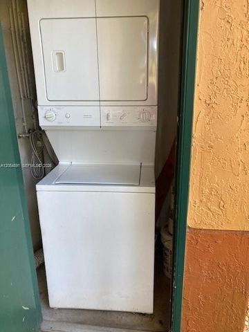 10765 Cleary Blvd 103, Plantation, FL 33324
