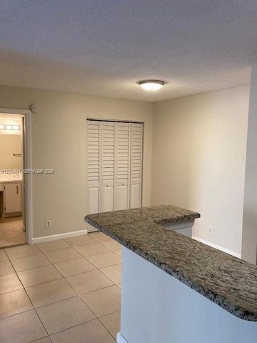10765 Cleary Blvd 103, Plantation, FL 33324