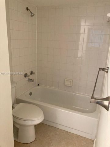 10765 Cleary Blvd 103, Plantation, FL 33324