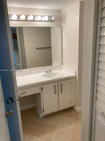 10765 Cleary Blvd 103, Plantation, FL 33324