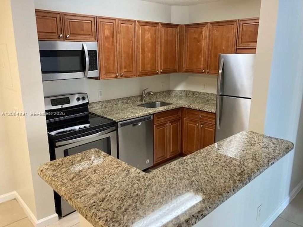 10765 Cleary Blvd 103, Plantation, FL 33324